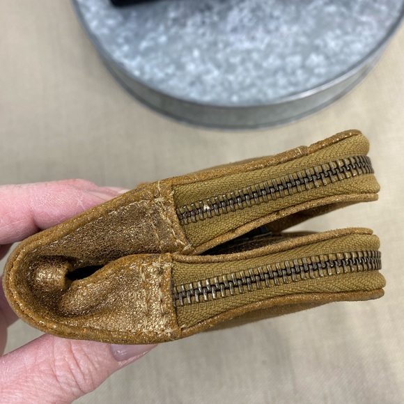 TANO ORIGINAL CHICKLIT GOLD SUEDE WALLET/CLUTCH - Picture 9 of 15